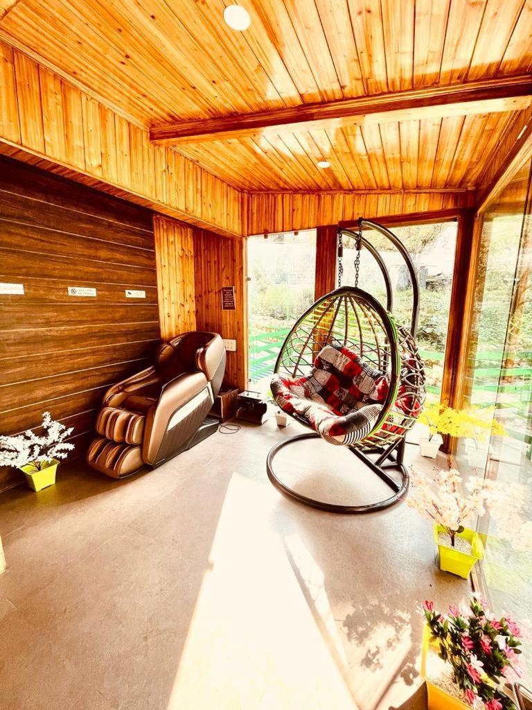 Tata Vista Resort Mall Road Manali - Centrally Heated & Air Cooled المظهر الخارجي الصورة