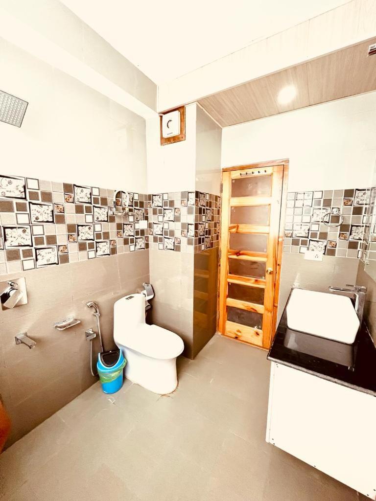 Tata Vista Resort Mall Road Manali - Centrally Heated & Air Cooled المظهر الخارجي الصورة