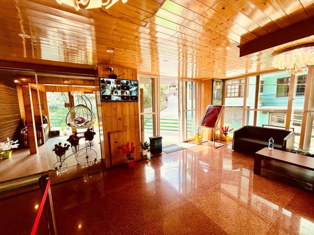 Tata Vista Resort Mall Road Manali - Centrally Heated & Air Cooled المظهر الخارجي الصورة
