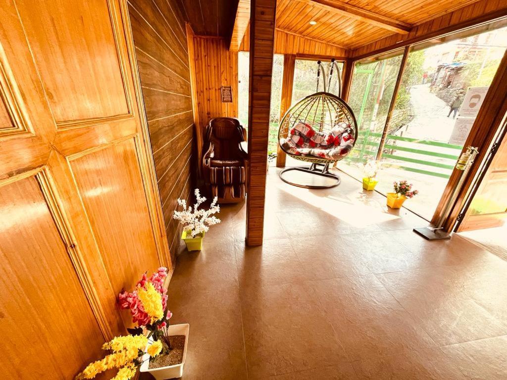 Tata Vista Resort Mall Road Manali - Centrally Heated & Air Cooled المظهر الخارجي الصورة