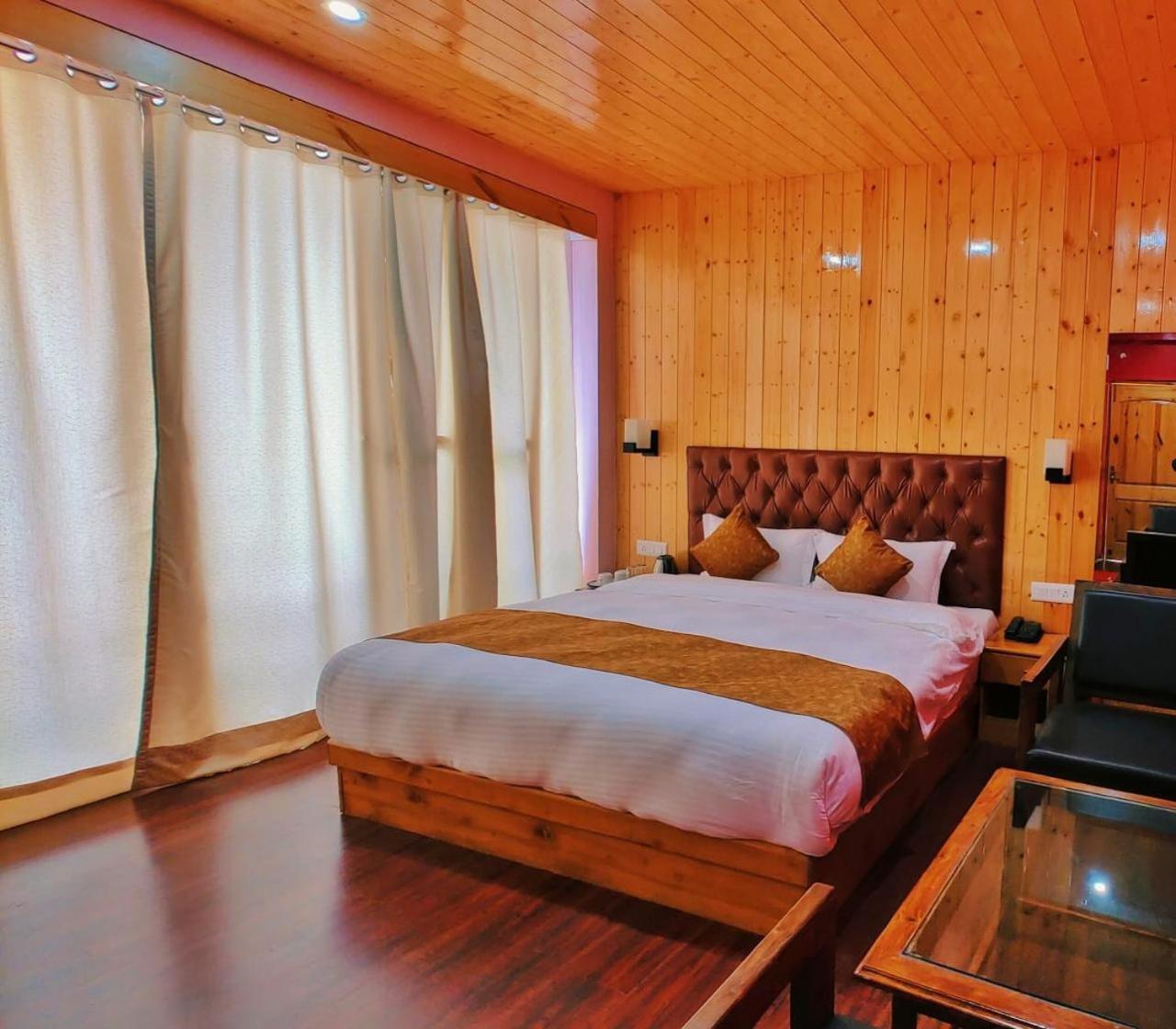 Tata Vista Resort Mall Road Manali - Centrally Heated & Air Cooled المظهر الخارجي الصورة