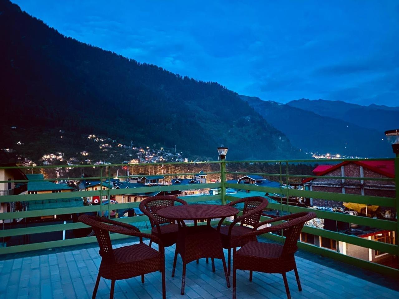 Tata Vista Resort Mall Road Manali - Centrally Heated & Air Cooled المظهر الخارجي الصورة